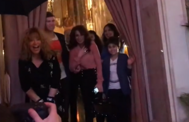 Пугачова у прозорому вбранні викликала палкі суперечки в мережі (відео)