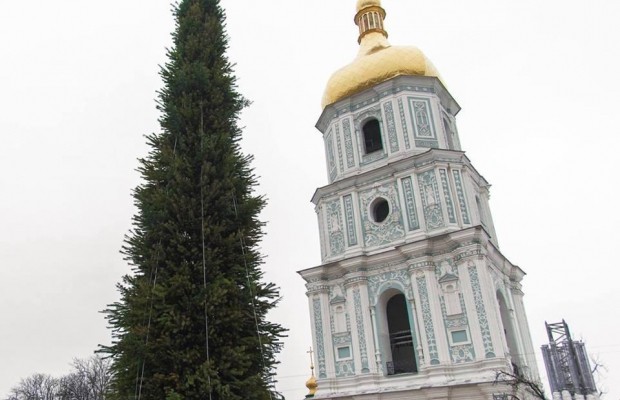 На Софійській площі у Києві завтра запалять головну ялинку України: які артисти виступлять