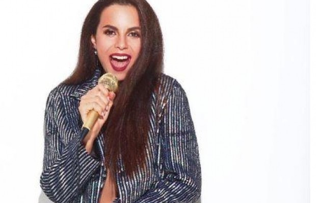 Настя Каменских взорвала сеть фотографией в пижаме