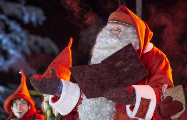 Санта-Клаус начал свой сказочный полет: когда пролетит над Украиной (видео)