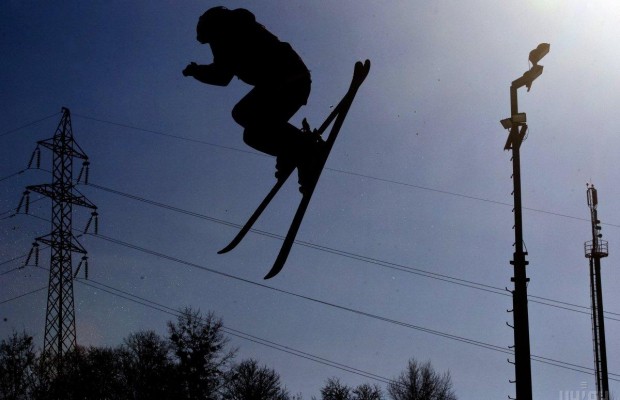 В австрійських Альпах лижники залишилися без катання через рясний сніг
