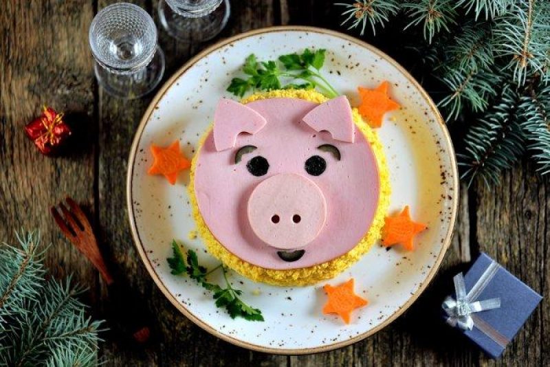 Новогодний стол 2019: кулинарные идеи на год Свиньи | Что подать на праздничный стол