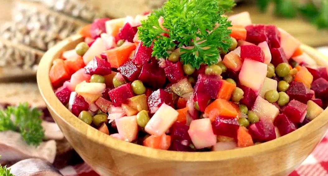 Для приготовления винегрета понадобятся простые овощи / Скриншот