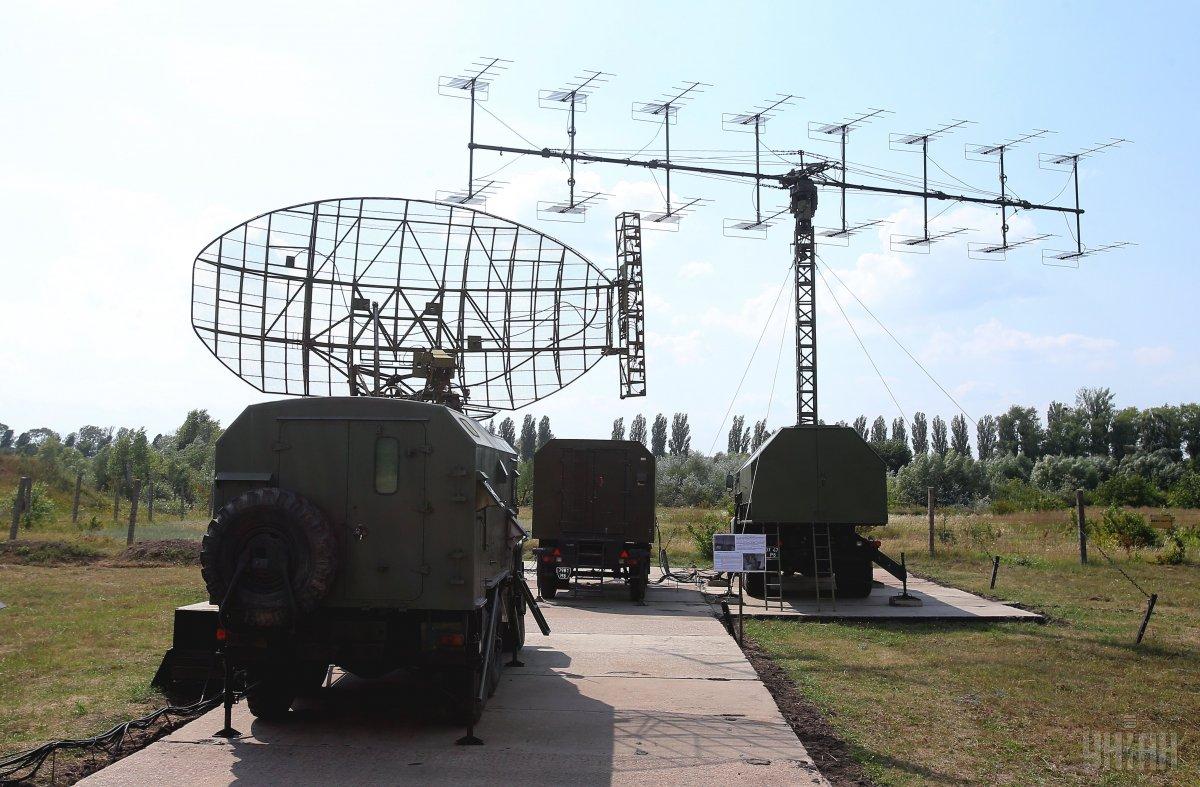 Радиолокационная станция 5Н84 и радиолокационная станция П-18 "Малахит" / фото УНИАН