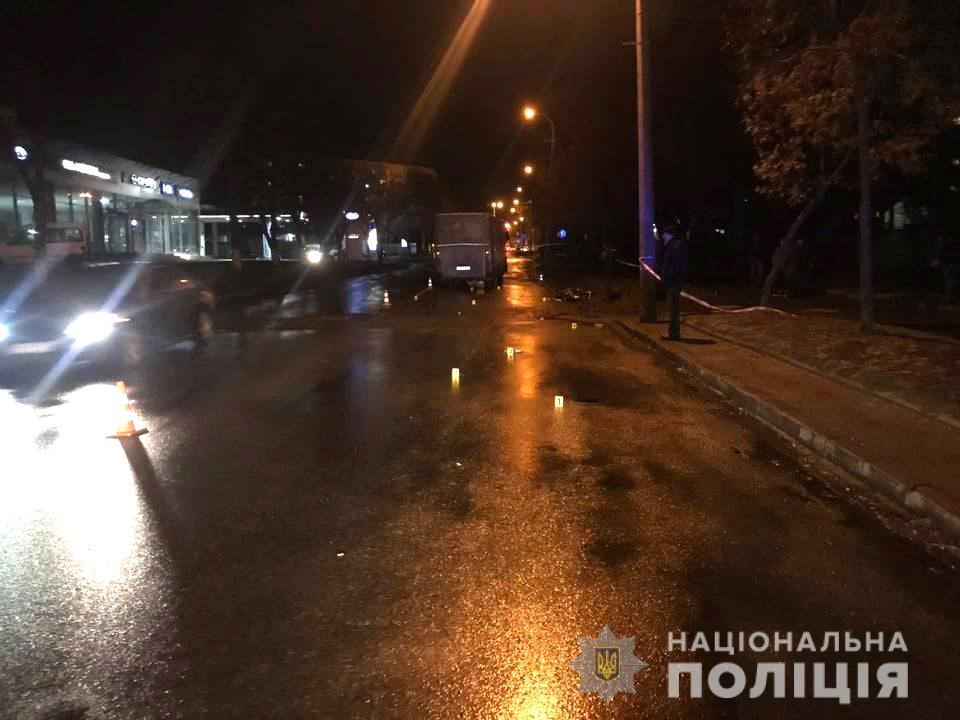 У Рівному під колесами автобуса загинули дві людини / фото rv.npu.gov.ua У Рівному під колесами автобуса загинули дві людини / фото rv.npu.gov.ua