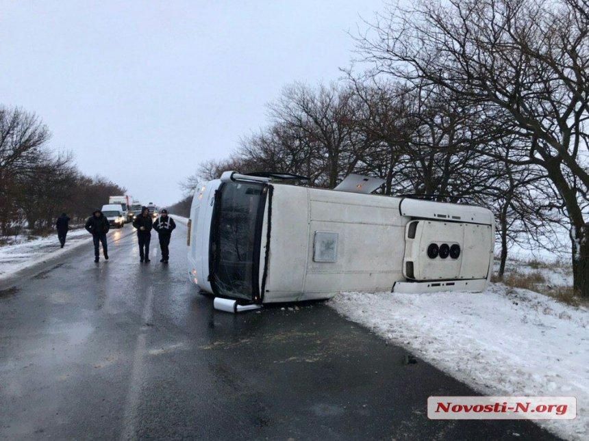 Под Николаевом попал в аварию рейсовый автобус / Новости N Под Николаевом попал в аварию рейсовый автобус / Новости N