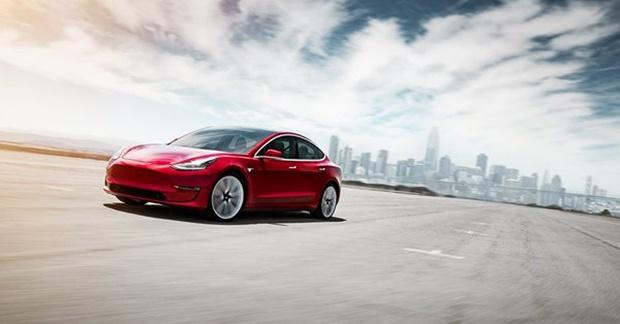 Tesla начнет поставки Model 3 в Европу / фото twitter/elonmusk Tesla начнет поставки Model 3 в Европу / фото twitter/elonmusk