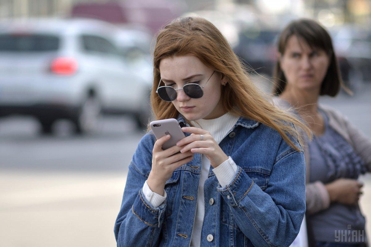 Украина стала одним из мировых лидеров по количеству бесконтактных оплат гаджетами / фото УНИАН Украина стала одним из мировых лидеров по количеству бесконтактных оплат гаджетами / фото УНИАН