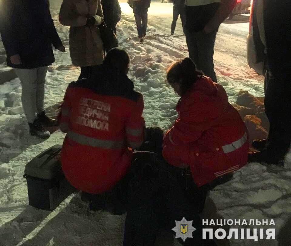Мужчина вышел из маршрутки и направлялся домой / фото Национальная полиция Мужчина вышел из маршрутки и направлялся домой / фото Национальная полиция