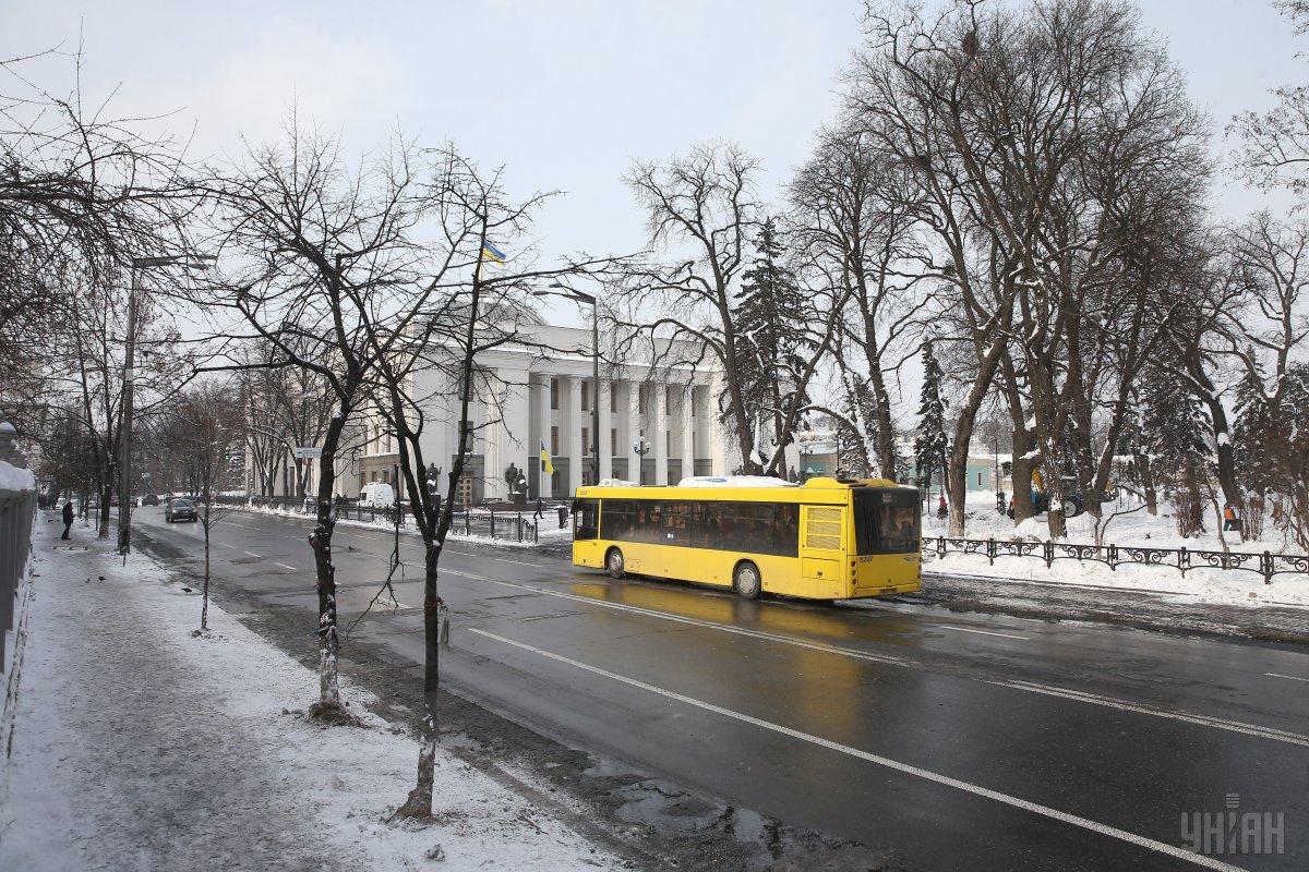 Рух транспорту буде змінено / фото УНІАН Рух транспорту буде змінено / фото УНІАН