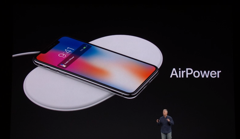 Apple закрыла проект с беспроводной зарядкой AirPower / скриншот презентации Apple