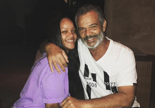 Рианна подала в суд на собственного отца / фото Instagram / badgalriri