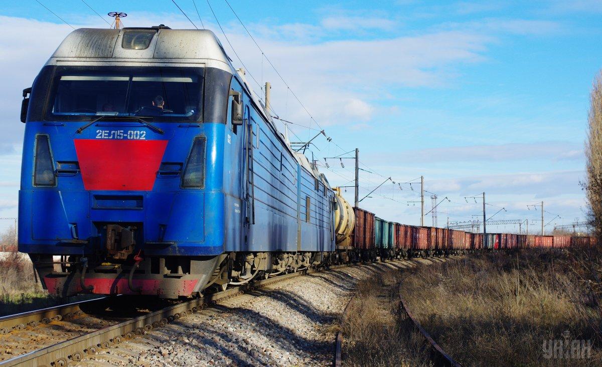 Дефицит локомотивов в Украине является постоянной проблемой / фото УНИАН