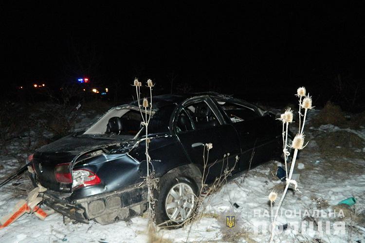 На Тернопільщині перекинувся автомобіль, чотирьох осіб госпіталізовано (фото) На Тернопільщині перекинувся автомобіль, чотирьох осіб госпіталізовано (фото)