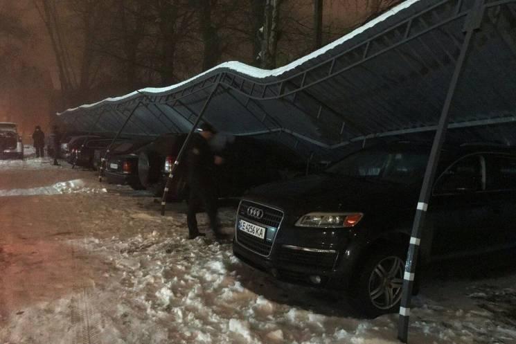 На центральном рынке Днепра обрушилась крыша торговых рядов (фото) На центральном рынке Днепра обрушилась крыша торговых рядов (фото)