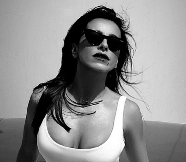 Ани Лорак &quot;засветила&quot; грудь / фото instagram.com/anilorak