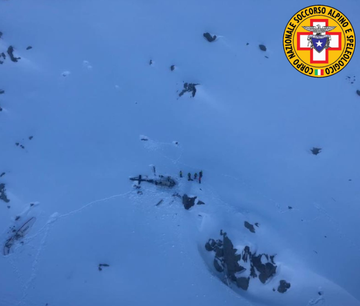 Над Альпами зіткнулися літак і вертоліт / twitter.com/cnsas_official