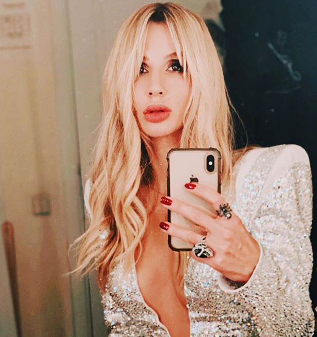 Лобода "засвітила" груди в блискучій сукні / фото Instagram Світлана Лобода