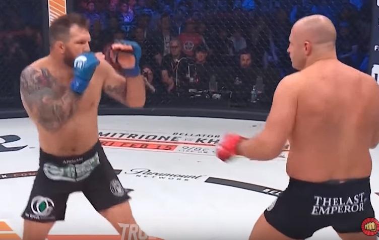 Бейдер разгромил Емельяненко в чемпионском бою / Скриншот - Youtube, True Gym MMA Бейдер разгромил Емельяненко в чемпионском бою / Скриншот - Youtube, True Gym MMA