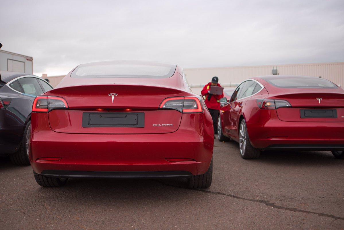 Tesla гратиме грабіжникам класичну музику / фото twitter.com/Tesla Tesla гратиме грабіжникам класичну музику / фото twitter.com/Tesla