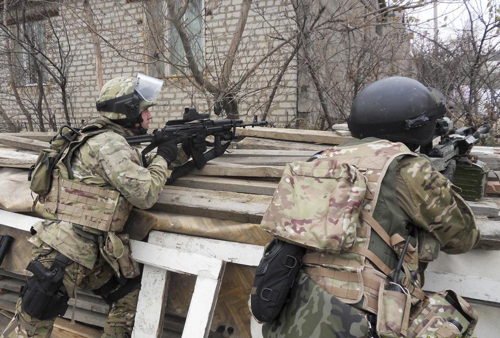 Команда місії зафіксувала кульові отвори в шести вікнах / фото Wikipedia Команда місії зафіксувала кульові отвори в шести вікнах / фото Wikipedia