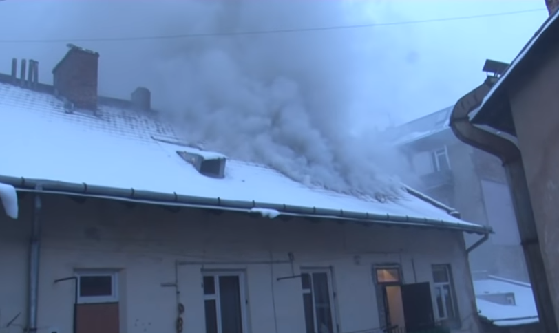 У центрі Львова сталася пожежа / скріншот з відео ДСНС