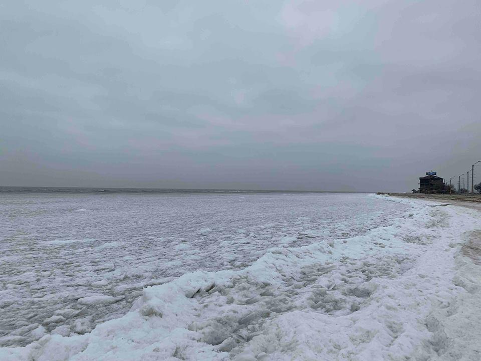 Россияне нагло захватили базы отдыха в Геническе / facebook.com/ULEADwithEurope Россияне нагло захватили базы отдыха в Геническе / facebook.com/ULEADwithEurope