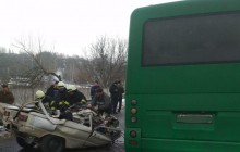 На Киевщине в ДТП с маршруткой погибли три человека, еще четверо пострадали (фото, видео)
