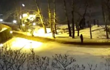 У Києві перехожий врятував бабусю та її онуку, що провалилися під кригу (відео)