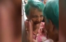 Сейчас или никогда: в Бразилии 80-летняя бабушка покрасила волосы в бирюзовый цвет (видео)