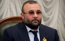 Криминальный авторитет, кумир порохоботов и "меценат" Нарик получил наградной пистолет от Полторака в 2017-м году