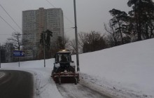 На дорогах міста зранку працюють солерозкидачi та снігоприбиральна техніка - КМДА