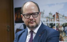 Мера польського Гданська вдарили ножем під час благодійного концерту