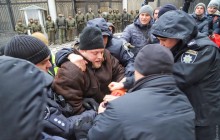 В Одесі на акції на підтримку моряків біля консульства РФ сталися сутички (фото)
