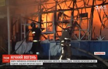 На Львівщині сталася масштабна пожежа у магазині автотоварів (відео)