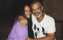 Рианна подала в суд на собственного отца из-за использования фамилии