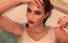 Кардашьян в прозорій мокрій майці: зірка показала "гарячу" фотосесію у ванні