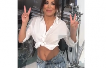 Ани Лорак восхитила сеть стройной фигурой в коротких шортах (видео)