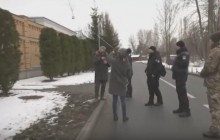 Журналісти біля будинку Порошенка змогли зробити повітряну зйомку попри заборону на дрони (відео)