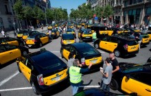 Горять шини: в Іспанії близько 30 тисяч таксистів вийшли на страйк проти Uber (відео)