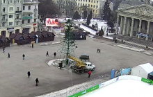 У Тернополі демонтували центральну ялинку (фото)