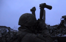 Українські військові знищили ворожий прапор на Приазов'ї (відео)