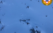 В італійських Альпах зіткнулися вертоліт і туристичний літак, є жертви (фото, відео)