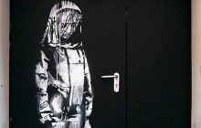 У Парижі вирізали та вкрали роботу Бенксі, присвячену жертвам терактів 2015 року (фото)