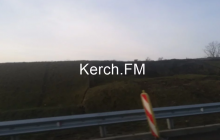 На автопідходах до Кримського мосту обвалилися штучно створені насипи (фото)