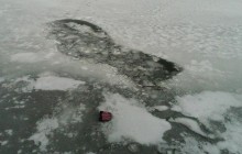 На Николаевщине двое детей провалились под лед (фото, видео)