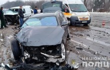 В Житомире при тройном ДТП перевернулся конвойный автомобиль с арестованными (фото)