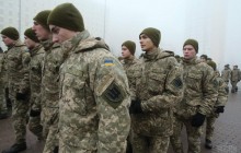 Poroshenko: Monetary support of soldiers on frontline to be raised from April 1