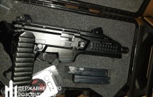 Слідчі ДБР викрили контрабанду 250 карабінів з Чехії