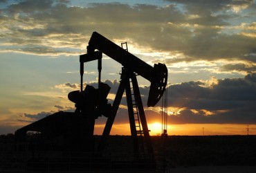 Погода біля берегів США накрутила ціни на нафту: що відбувається